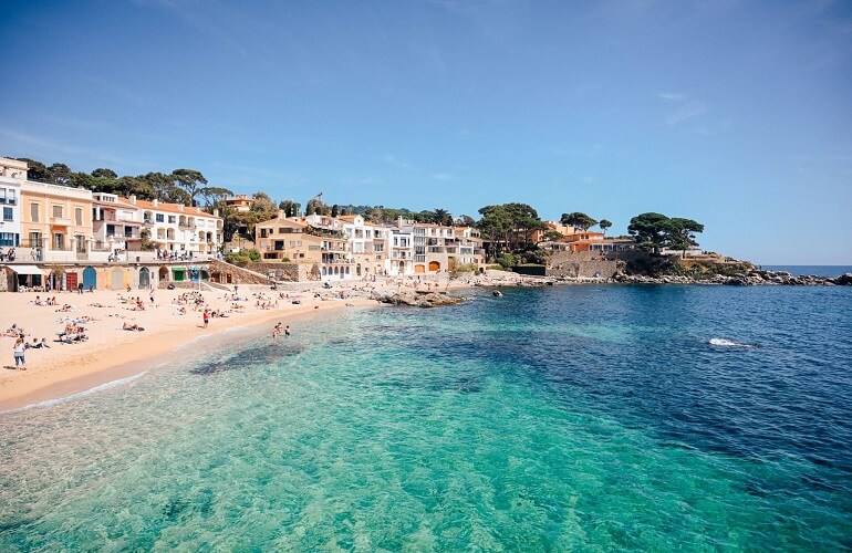 calella-de-palafrugell-la-costa-brava-Spain Retreat‑Urlaub mit Yoga am Meer – gesunde Bio‑Snacks zwischen den Yogakursen